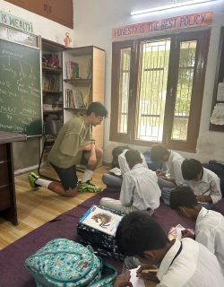 Aariv Arora age - 13 years  class student of 9th standard in USA, taught students about Banking & Chess Jul-25