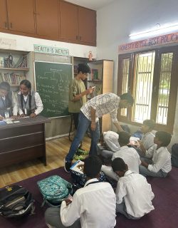 Aariv Arora age - 13 years  class student of 9th standard in USA, taught students about Banking & Chess Jul-25